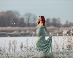 Beautiful winter pregnancy Jelkafotorafie