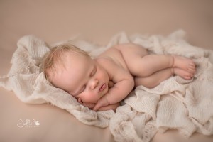Newborn baby girl 4044