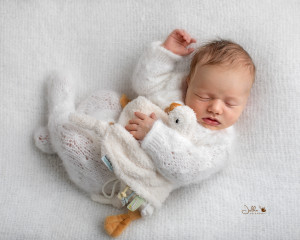 Newborn in wit Jelkafotografie