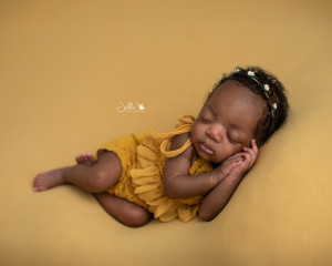 Newborn yellow Jelkafotografie