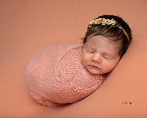 Zalm kleur Newborn Jelkafotografie