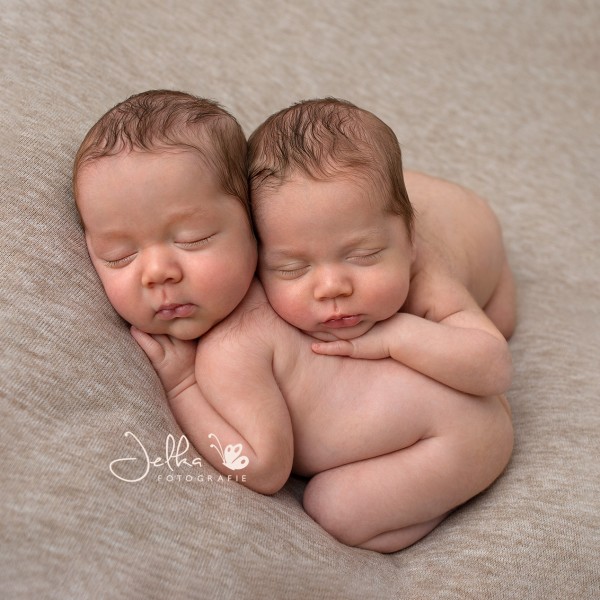 twin brothers crop1x1