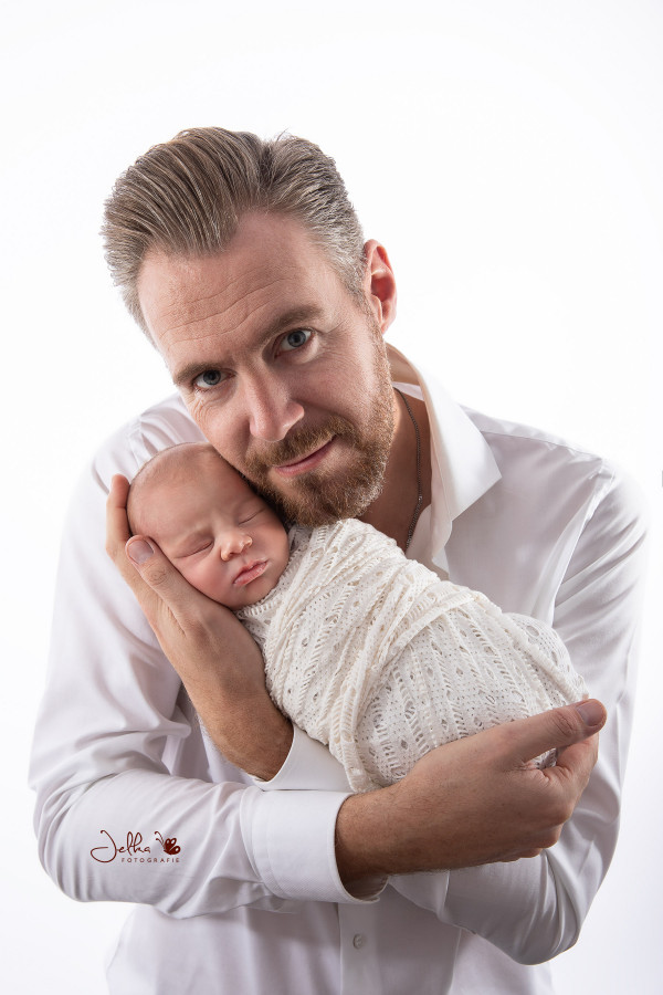 Newborn en papa Jelkafotografie